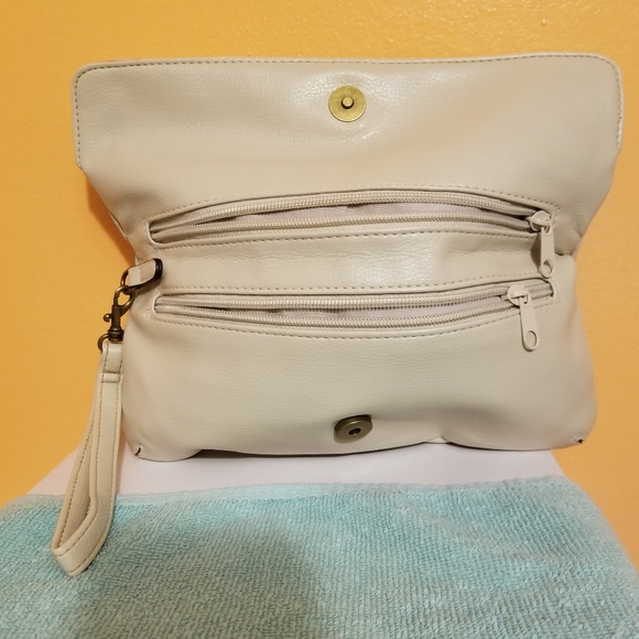 Bone/cream clutch - Picture 2 of 5